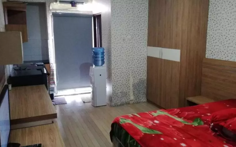ホテル Oyo 2402 Apartment Gateway Cicadas By Prisma