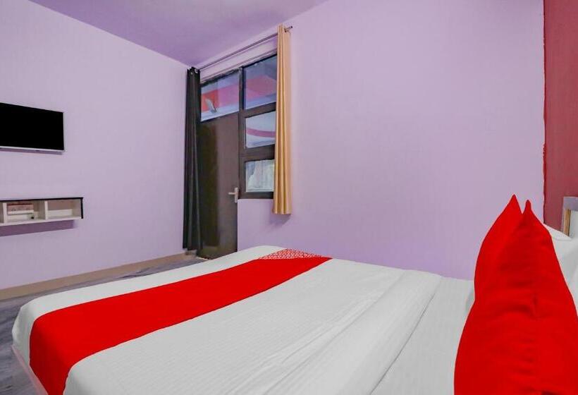 O Primrose Hotel S Near Noida Sector 76 Metro Station