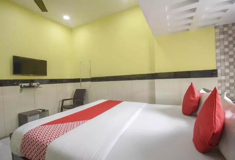 Hotelli Oyo 76017 Metro Inn