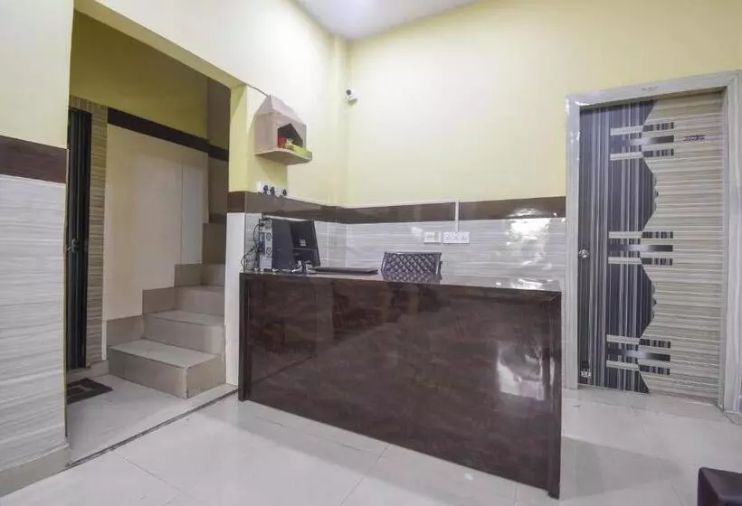 Hotelli Oyo 76017 Metro Inn