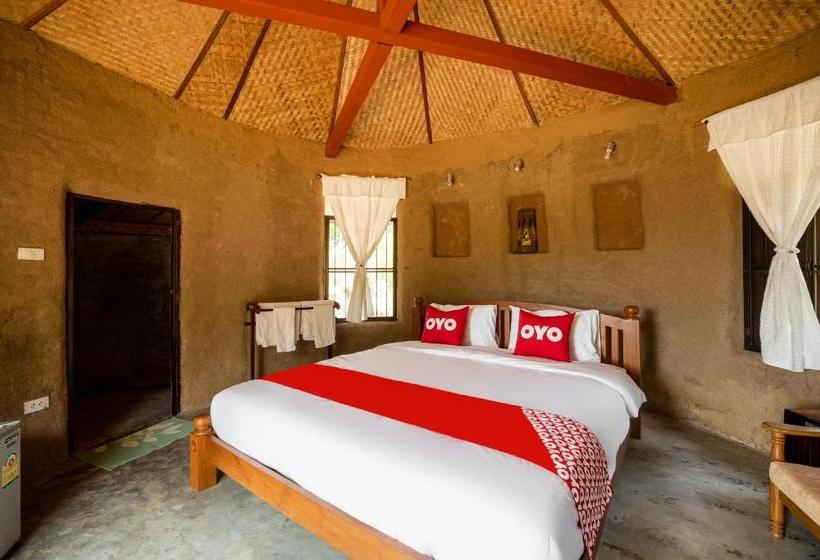 فندق Oyo 766 Zompo Baan Din Resort