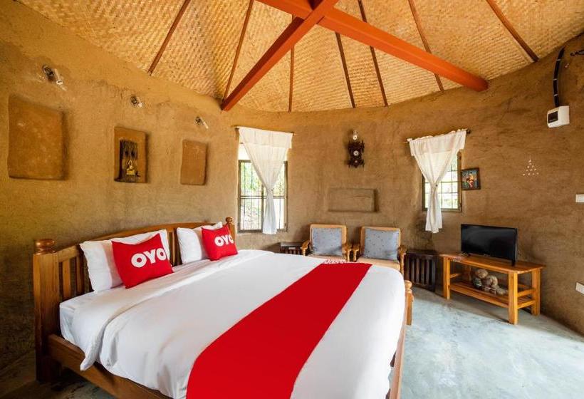 فندق Oyo 766 Zompo Baan Din Resort