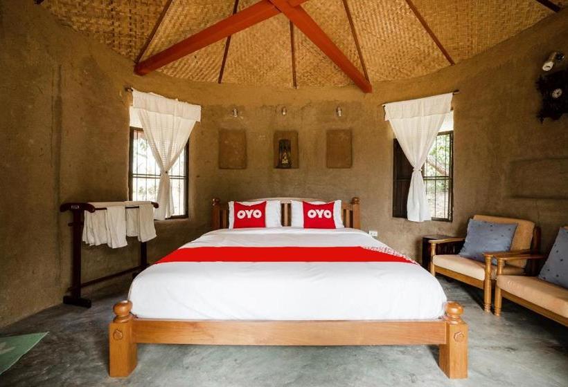 فندق Oyo 766 Zompo Baan Din Resort