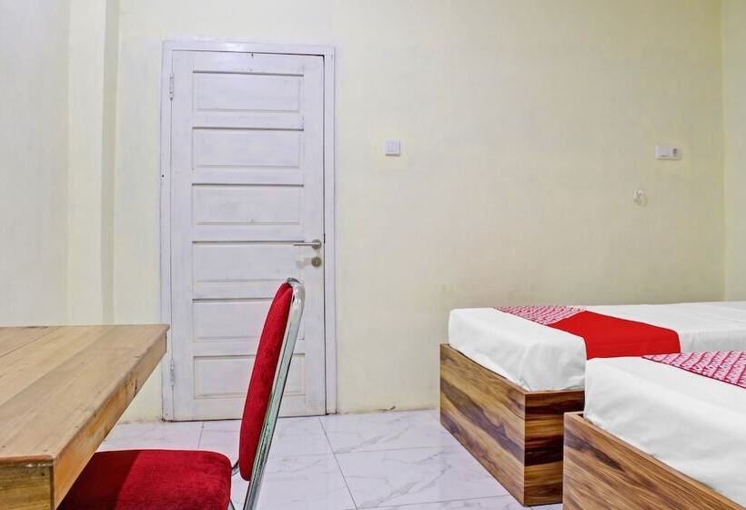 호텔 Oyo 90112  Permata Inn