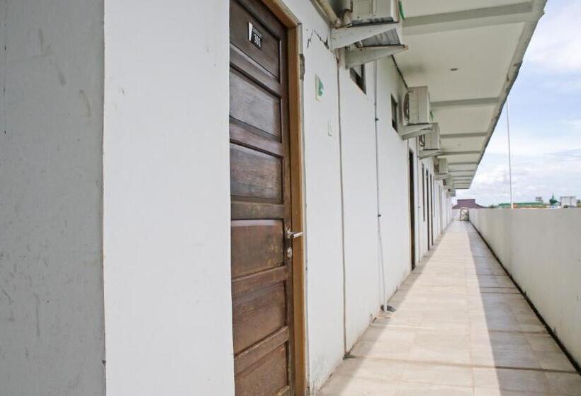 호텔 Oyo 90112  Permata Inn