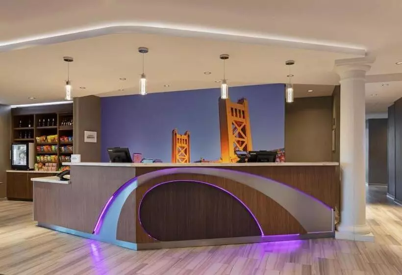 ホテル Springhill Suites By Marriott West Sacramento