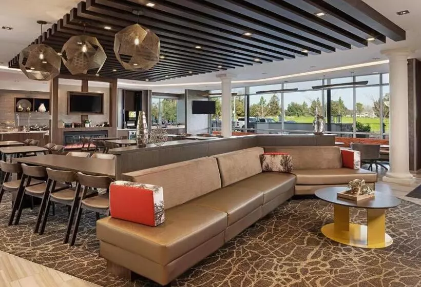 ホテル Springhill Suites By Marriott West Sacramento