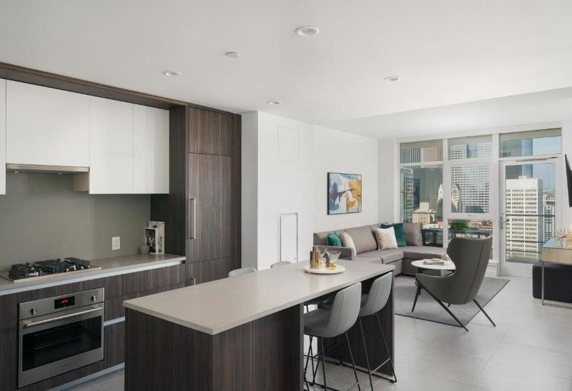 Level Los Angeles Downtown South Hill