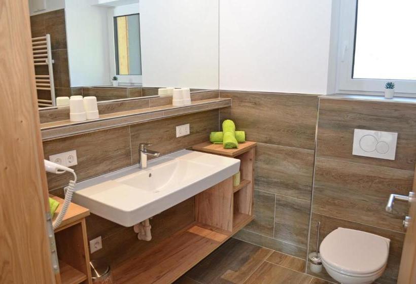 ユースホステル Longastubn