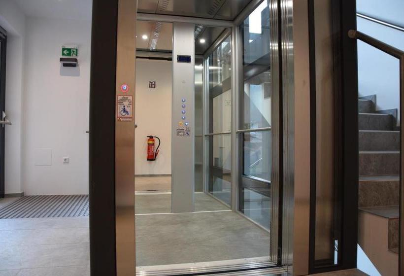 ユースホステル Longastubn