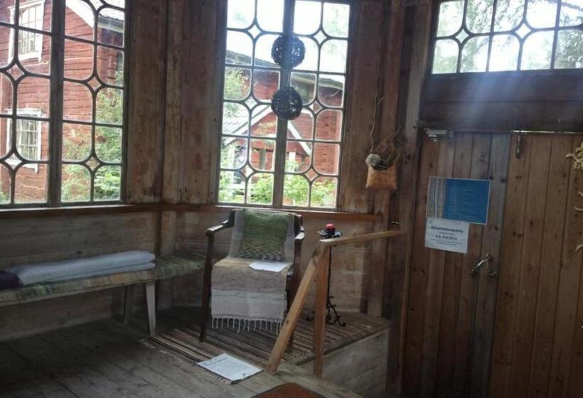 Schronisko Metsolan Pihapiiri