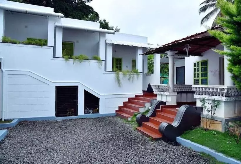 Aamiaismajoitus (B&B) Marayoor Holidays