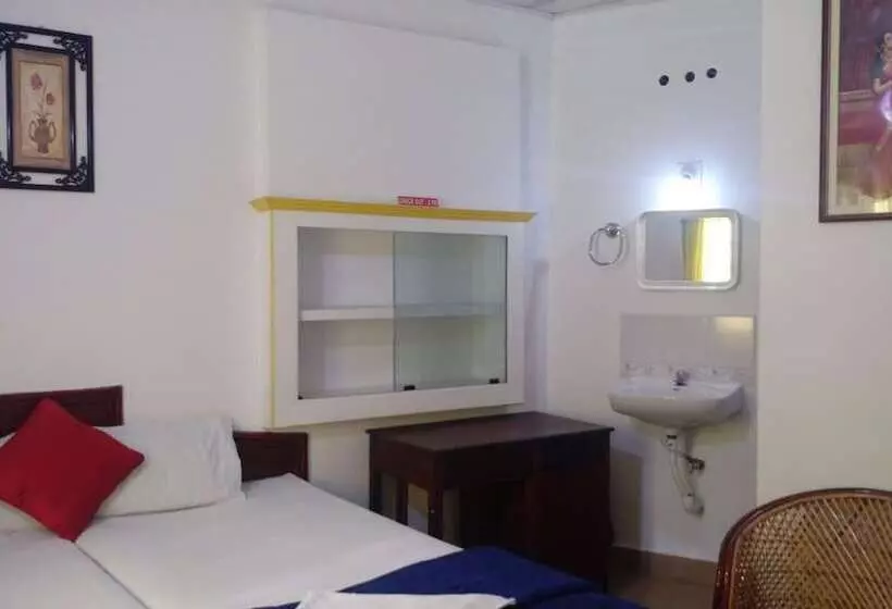 Aamiaismajoitus (B&B) Marayoor Holidays