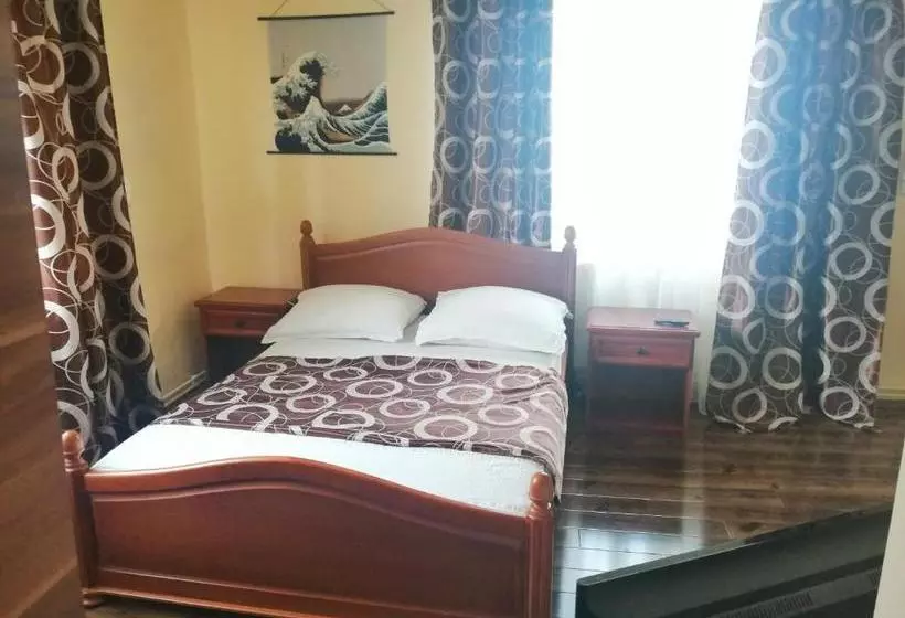 Aamiaismajoitus (B&B) Pension Bud