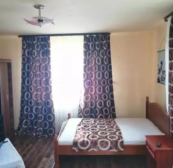 Aamiaismajoitus (B&B) Pension Bud