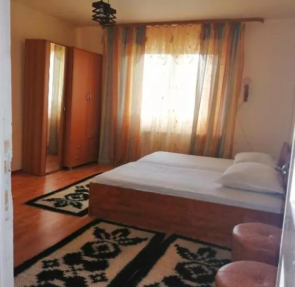 Aamiaismajoitus (B&B) Pension Bud