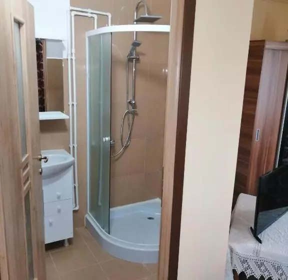 Aamiaismajoitus (B&B) Pension Bud