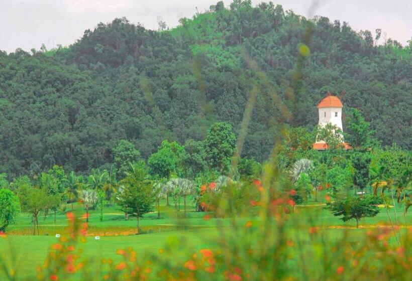 Happy City Golf & Resort