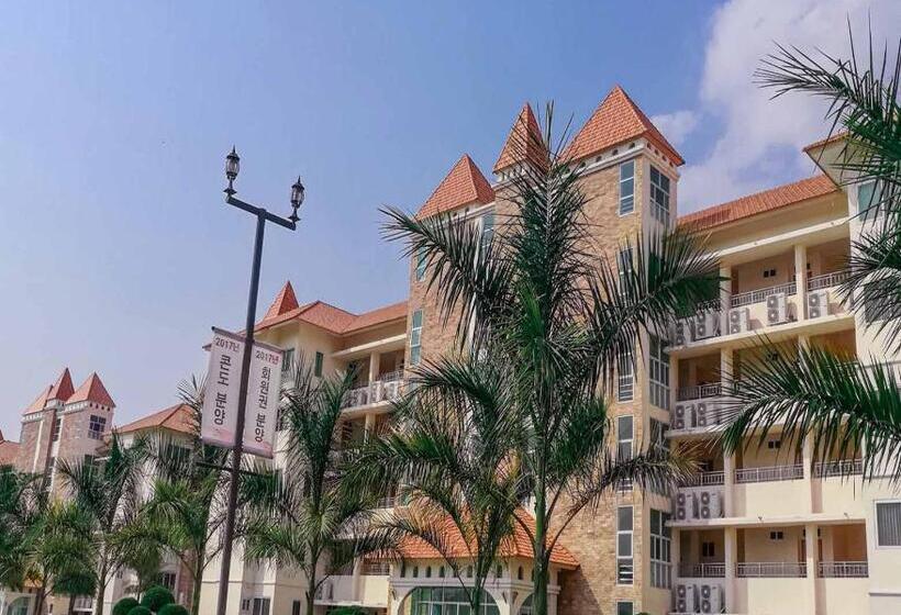 Happy City Golf & Resort