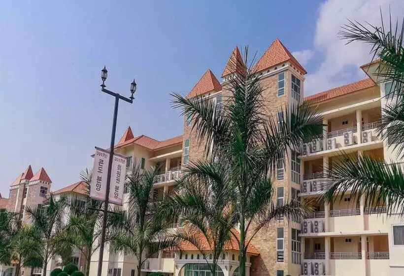 Happy City Golf & Resort