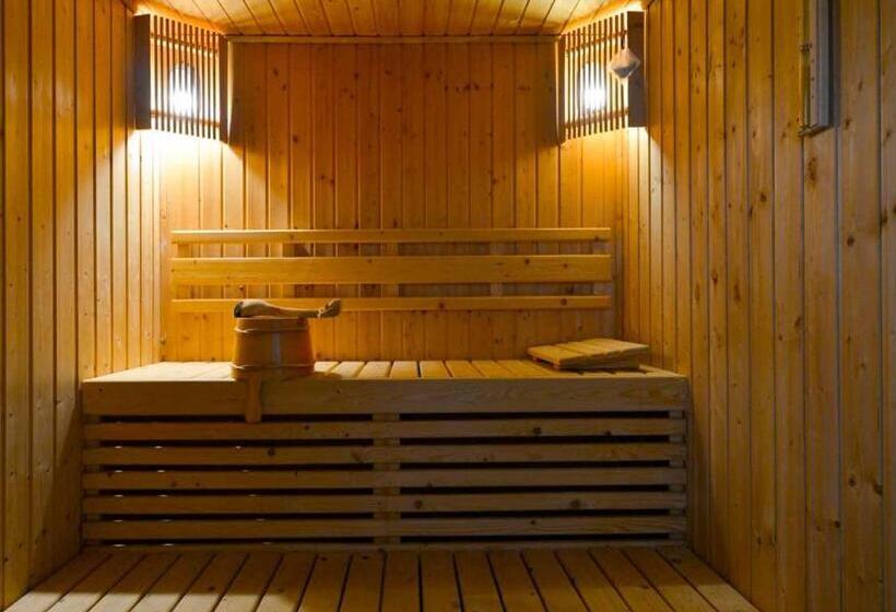 Happy City Golf & Resort