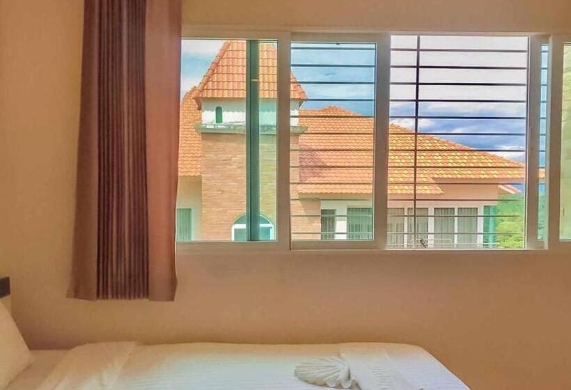 Happy City Golf & Resort