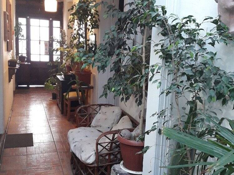 پانسیون Hostal La Mestiza   Hostel