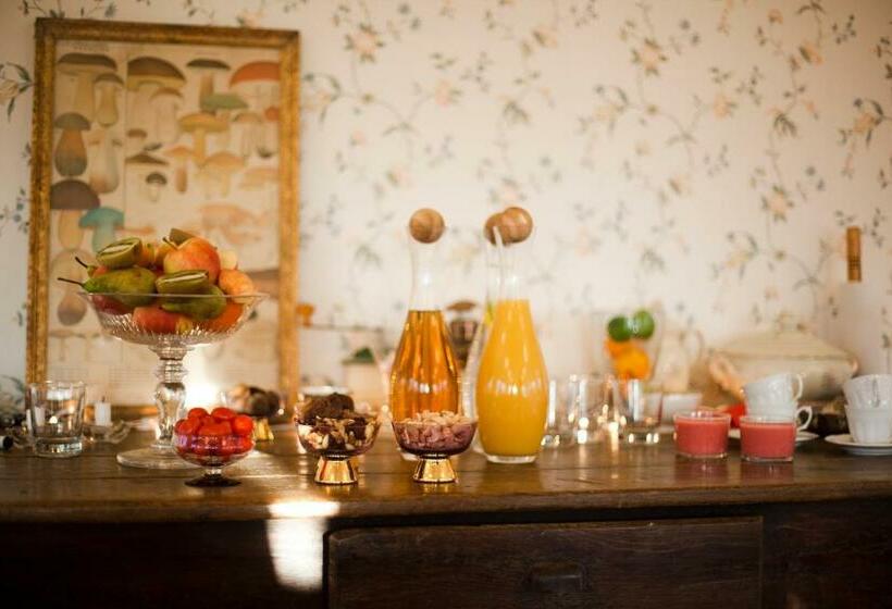 بنسيون Lilla Sörgården