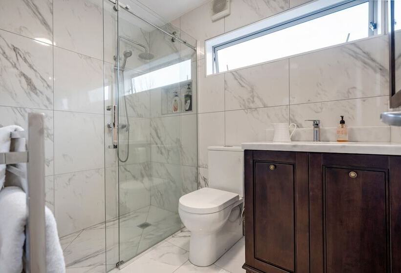 The Bays Bed And Breakfast