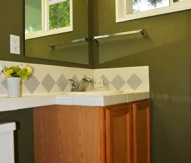 تختخواب و صبحانه Canyon Inn   Downtown Los Alamos