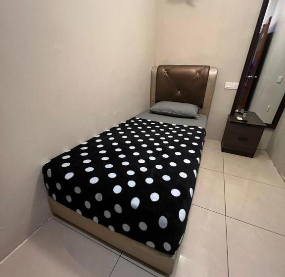 Hotelli Ghazrin S Garuda