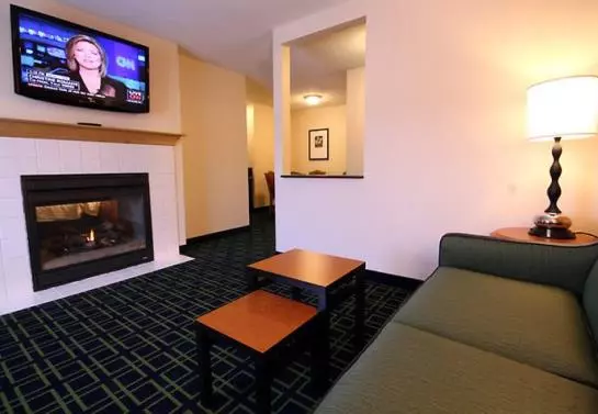 هتل Fairfield Inn & Suites White River Junction