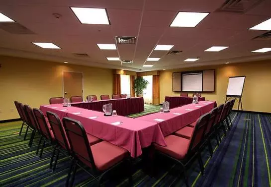 هتل Fairfield Inn & Suites White River Junction