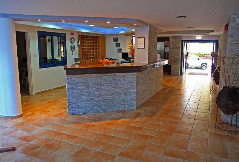 Myroandrou Beach Hotel Apartments