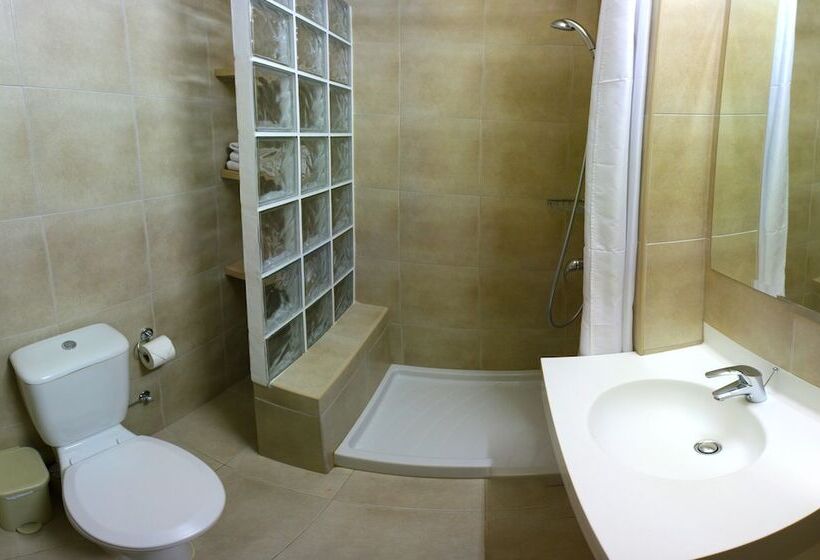 Myroandrou Beach Hotel Apartments