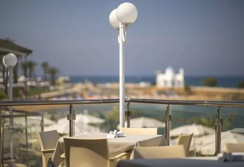 Myroandrou Beach Hotel Apartments