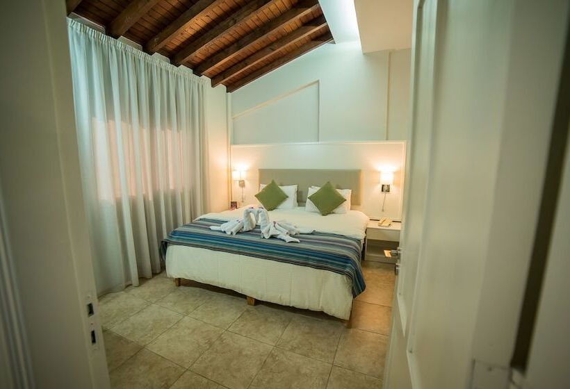 Myroandrou Beach Hotel Apartments