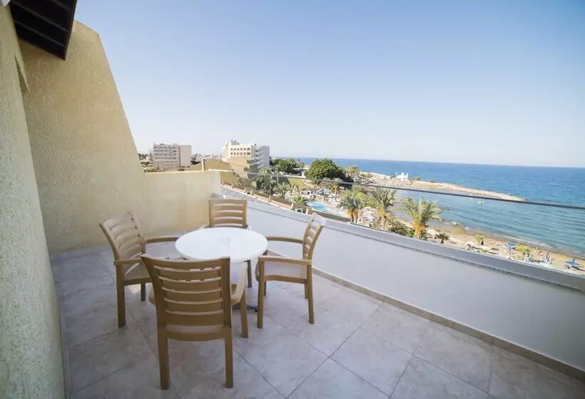 Myroandrou Beach Hotel Apartments