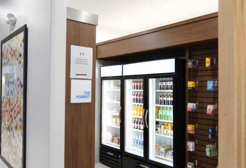 בית מלון כפרי Holiday Inn Express & Suites Dallas Central Market Center By Ihg