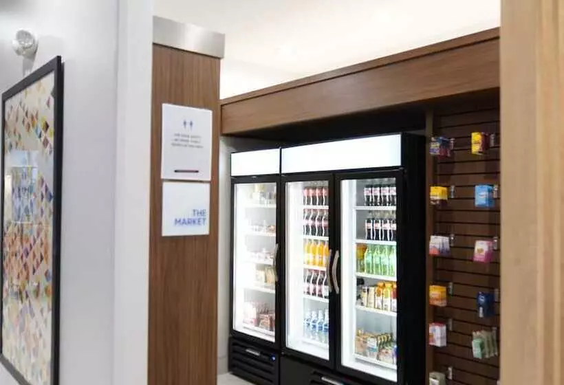 Hotelli Holiday Inn Express & Suites Dallas Central Market Center By Ihg