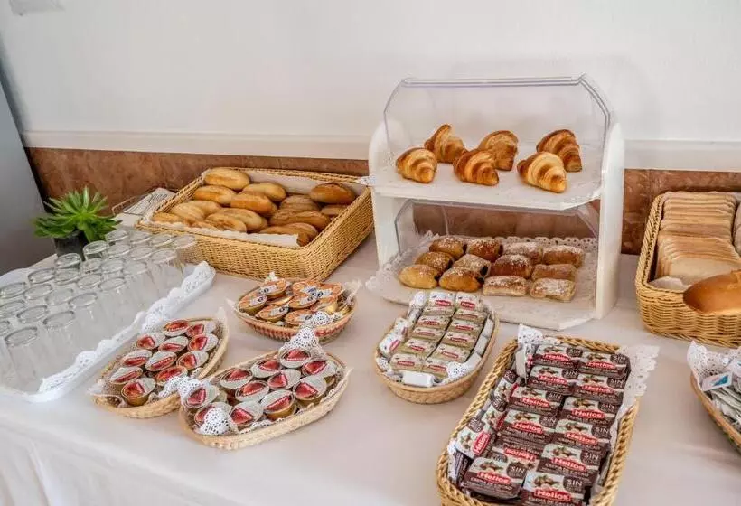 Majatalo Hostal Es Pi   Emar Hotels