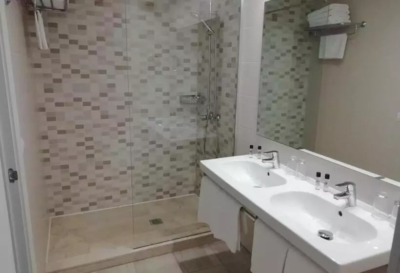 Majatalo Hostal Es Pi   Emar Hotels