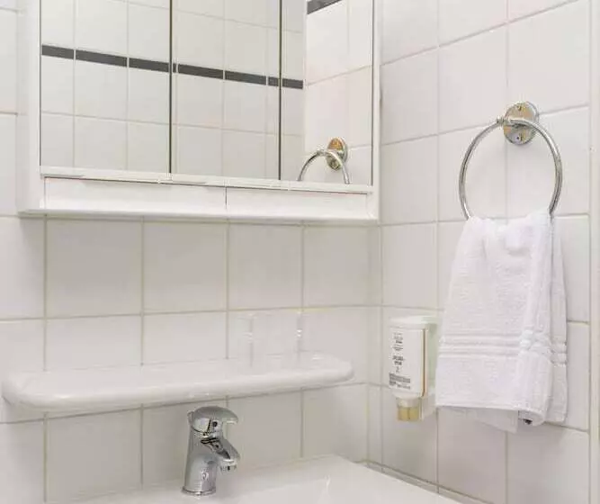 Aparthotel Adagio Access La Défense   Léonard De Vinci