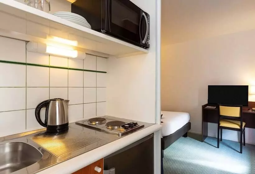 Aparthotel Adagio Access La Défense   Léonard De Vinci