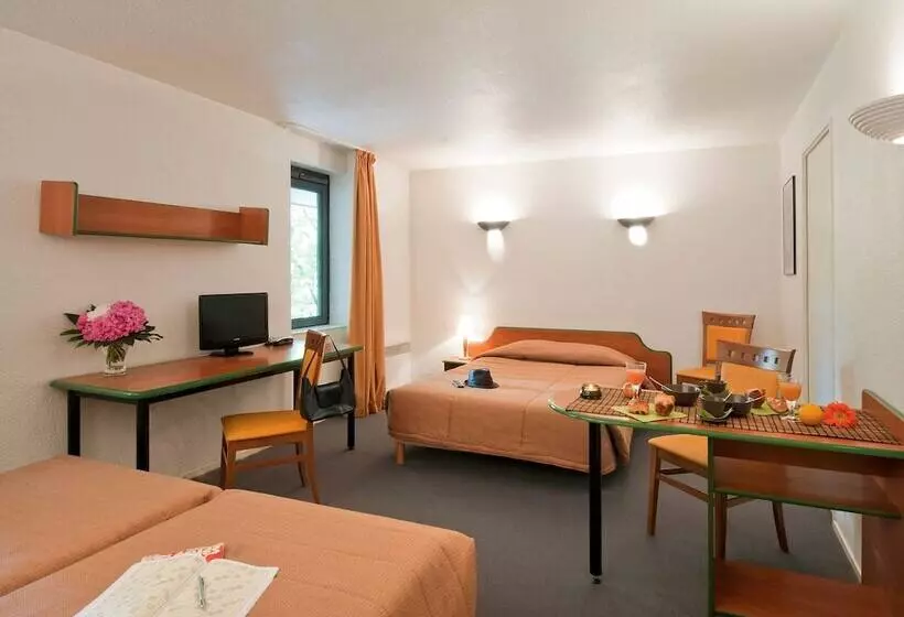 Aparthotel Adagio Access La Défense   Léonard De Vinci