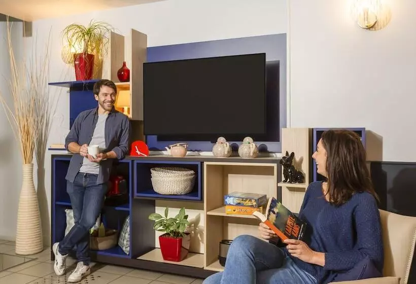 Aparthotel Adagio Access La Défense   Léonard De Vinci