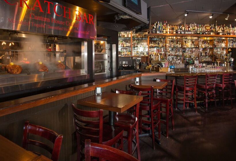 هتل Coast Gateway