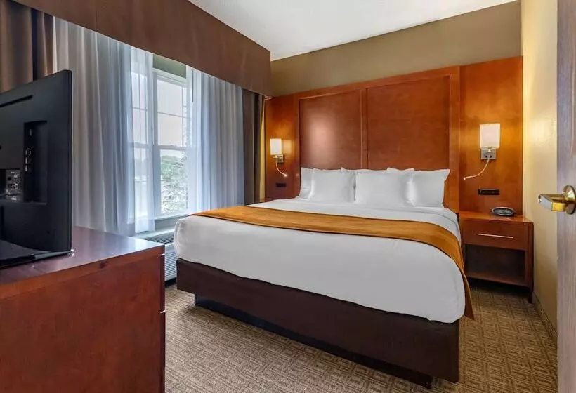 בית מלון כפרי Comfort Suites