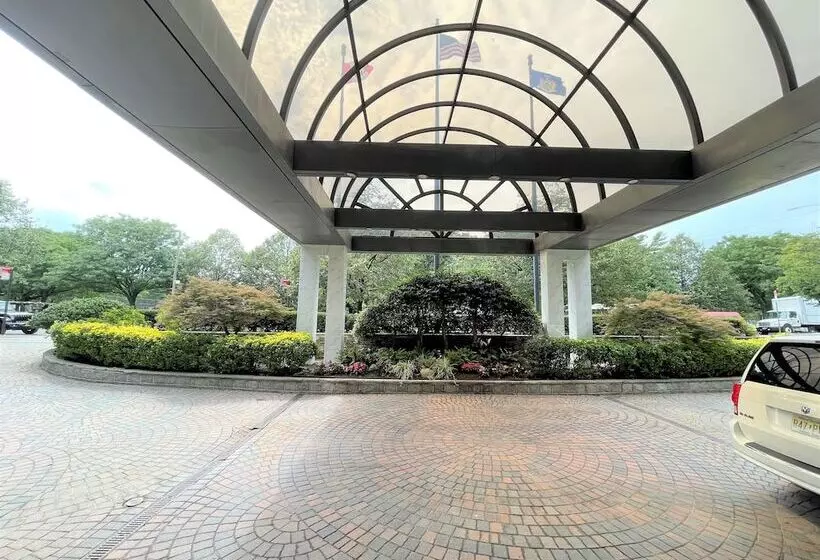 호텔 Garden Inn & Suites