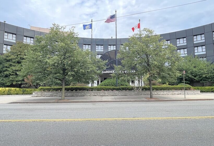 Hotel Garden Inn & Suites